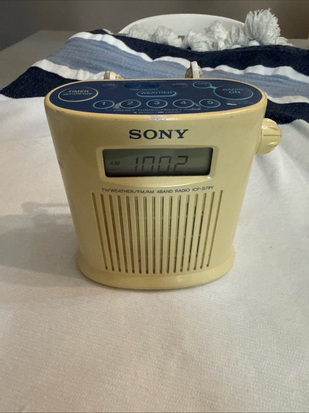 Sony Cream and Dark Blue Portable AM/FM Radio